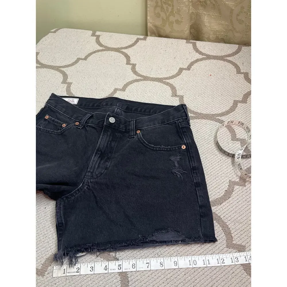 Gap 4” Low Rise Stride black distressed denim Shorts, size 27/ 4
